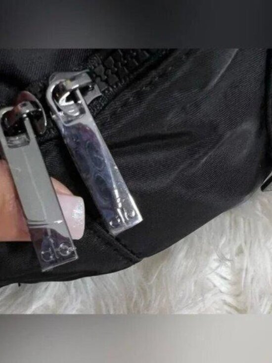 ALO YOGA Explorer Fanny Pack Black & Belt & Crossbody Bag - Picture 3 of 4